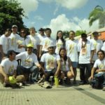 Equipo de Manzana 1 con los escultores y los asistentes de los escultores